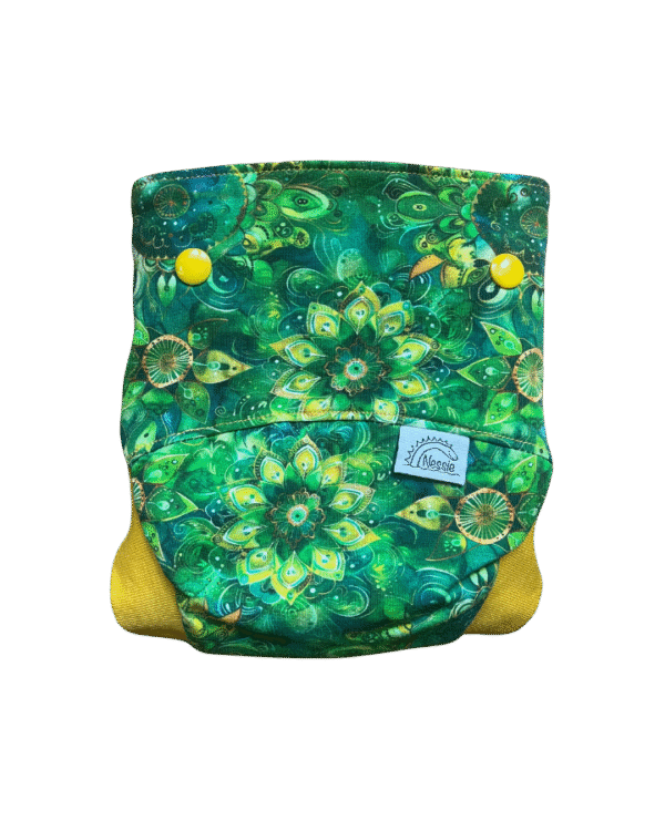 Csónakos mosható pelenka M - Emerald (sötét sárga passzé)